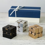 Unlimited folding fingertips magic cube