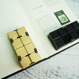 Unlimited folding fingertips magic cube