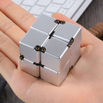 Unlimited folding fingertips magic cube